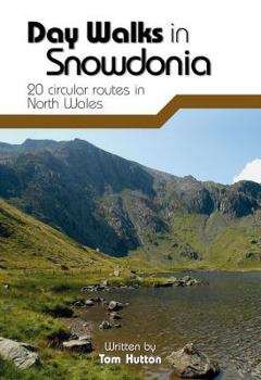 Paperback Day Walks in Snowdonia Book