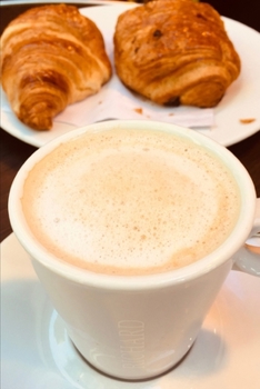 Paperback Espresso and Croissants (A Joy Note Notebook): Journal, Diary, Notebook, Notepad, Organizer - Lined Paper, 120 Pages, 6 x 9 inches in Size Book