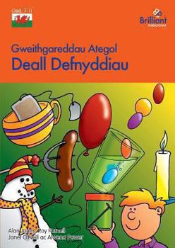 Paperback Gweithgareddau Ategol Deall Defnyddiau [Welsh] Book