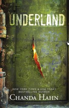 Paperback Underland Book