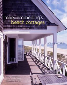 Hardcover Mary Emmerling's Beach Cottages: At Home by the Sea Book