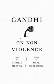 Paperback Gandhi on Non-Violence Book