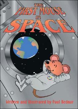 Paperback The First Mouse in Space Book