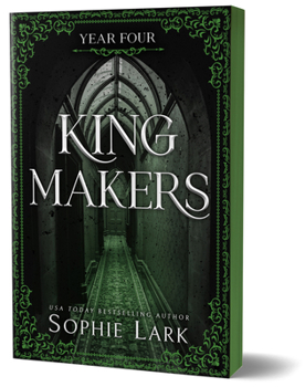 Paperback Kingmakers: Year Four (Deluxe Edition) Book