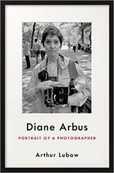 Hardcover Diane Arbus: Portrait of a Photographer Book