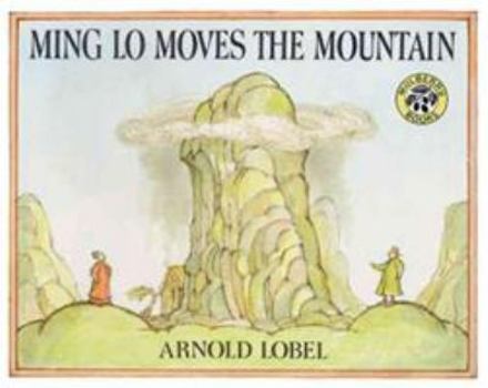 Paperback Ming Lo Moves the Mountain Book
