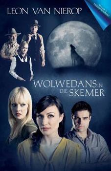 Paperback Wolwedans in die skemer [Afrikaans] Book