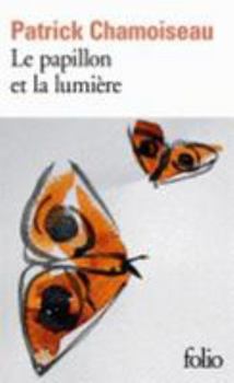 Pocket Book Le papillon et la lumière [French] Book