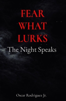 Paperback Fear What Lurks [Large Print] Book