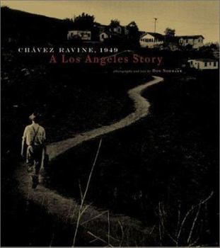 Paperback Chavez Ravine: 1949: A Los Angeles Story Book