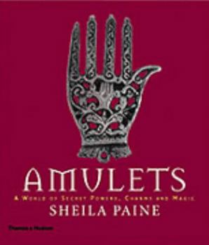 Paperback Amulets /anglais Book