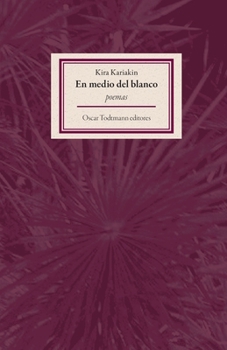 Paperback En medio del blanco [Spanish] Book