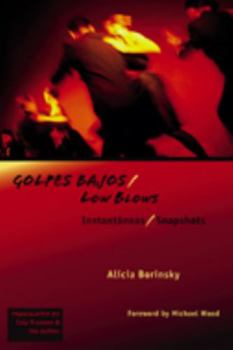 Hardcover Golpes Bajos / Low Blows: Instant?neas / Snapshots [Spanish] Book