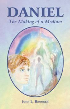 Paperback Daniel: The Making of a Medium Book