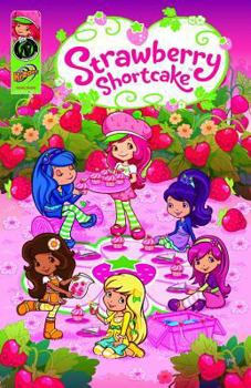 Paperback Strawberry Shortcake Digest Volume 1: Berry Fun Collection Book