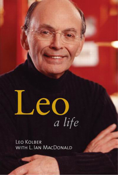 Hardcover Leo: A Life Book