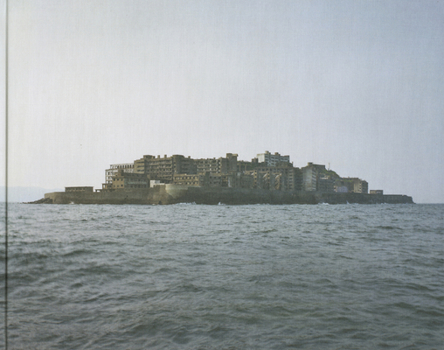 Hardcover Yves Marchand & Romain Meffre: Gunkanjima Book