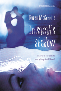 Paperback In Sarah's Shadow [Large Print] Book