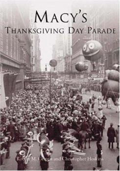 Paperback Macy's Thanksgiving Day Parade Book