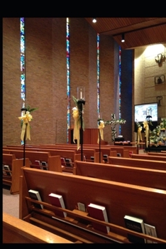 Paperback Please Pass the Pew Book