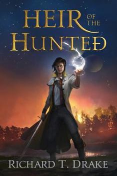 Paperback Heir of the Hunted Book