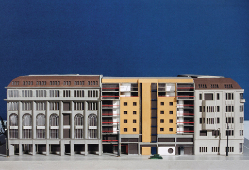 Hardcover Anything Goes? Berlin Architecture in the 1980s Book