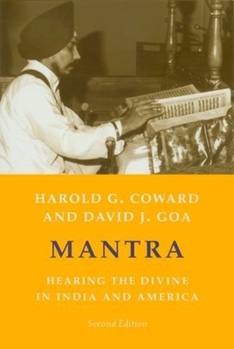 Paperback Mantra: Hearing the Divine in India and America Book