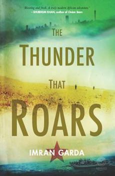 Paperback The Thunder That Roars Book