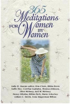 Paperback 365 Meditations for Women by Women Book