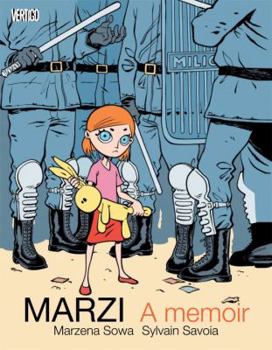 Paperback Marzi: A memoir Book