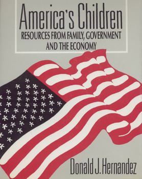 Paperback America's Children: Resources from Family, Government, and the Economy Book