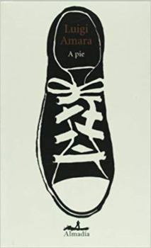 Paperback A pie / On Foot [Spanish] Book