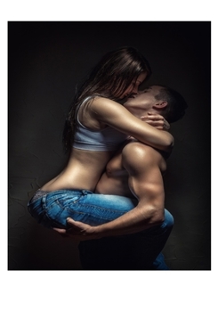 Paperback Your longing hot Kiss: On These Places You've Never Known Intimately Book