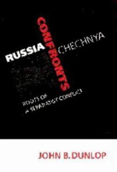 Paperback Russia Confronts Chechnya: Roots of a Separatist Conflict Book