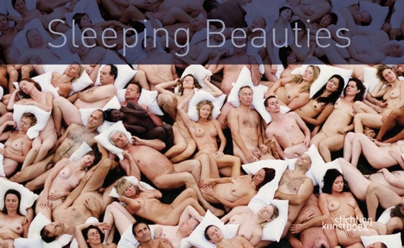 Hardcover Sleeping Beauties [Dutch] Book