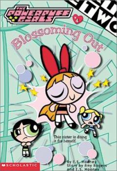 Mass Market Paperback Powerpuff Girls Chapter Book #04: Blossoming Out Book