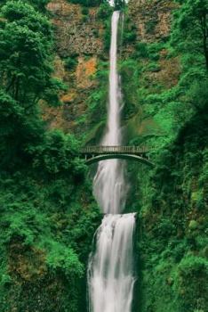 Paperback Multnomah Falls Waterfall in Oregon Journal: 150 page lined notebook/diary Book