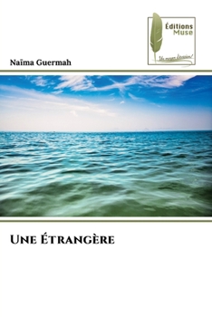 Paperback Une Étrangère [French] Book