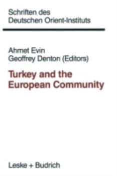 Paperback Turkey and the European Community Book