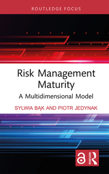 Hardcover Risk Management Maturity: A Multidimensional Model Book