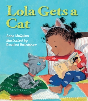 Hardcover Lola Gets a Cat Book