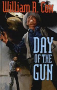 Paperback Day of the Gun [Large Print] Book