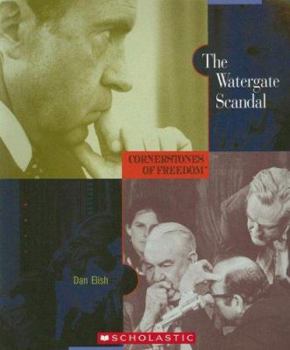 Paperback The Watergate Scandal Book