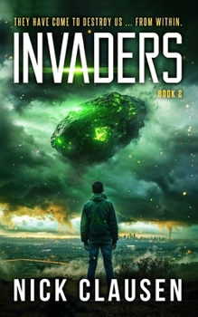 Paperback Invaders 2: An Alien Invasion Thriller Book