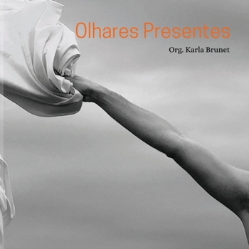 Paperback Olhares Presentes: Ensaios fotográficos [Portuguese] Book