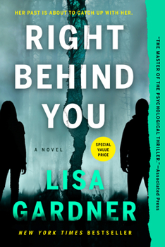 Paperback Right Behind You Book