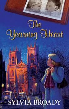 Hardcover The Yearning Heart [Large Print] Book