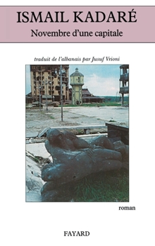 Paperback Novembre d'une capitale [French] Book