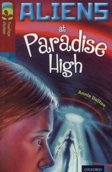 Paperback Oxford Reading Tree Treetops Fiction: Level 15 More Pack A: Aliens at Paradise High Book