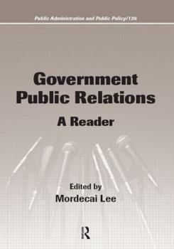 Paperback Government Public Relations: A Reader Book